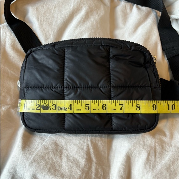 Lululemon Quilted Grid Belt Bag 1.5L - Picture 4 of 8